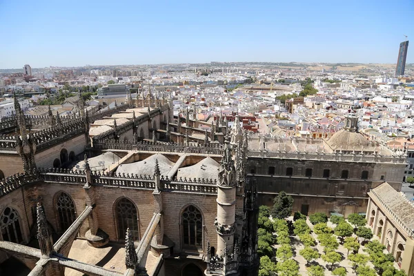 Katedrála v Seville – katedrála Saint Mary je uveden, Andalusie, Španělsko – je třetí největší kostel na světě a čas dokončení v 1500 to bylo největší na světě — Stock fotografie