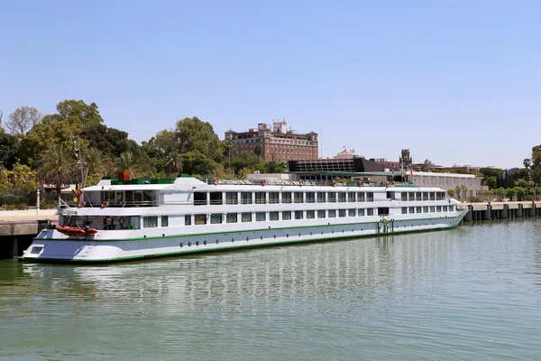 No rio Guadalquivir, Sevilha, Andaluzia, sul de Espanha — Fotografia de Stock