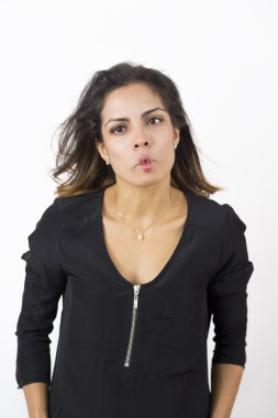 Garip ifade ile güzel kadın