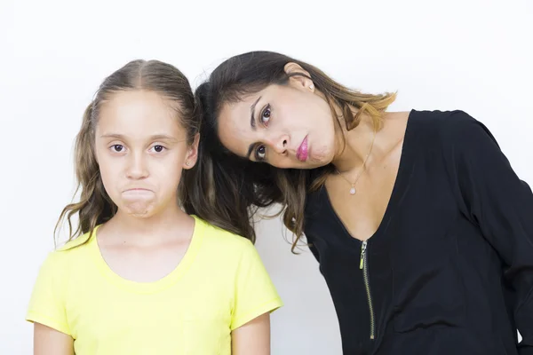 सुंदर आई आणि मुलगी चिंता — स्टॉक फोटो, इमेज