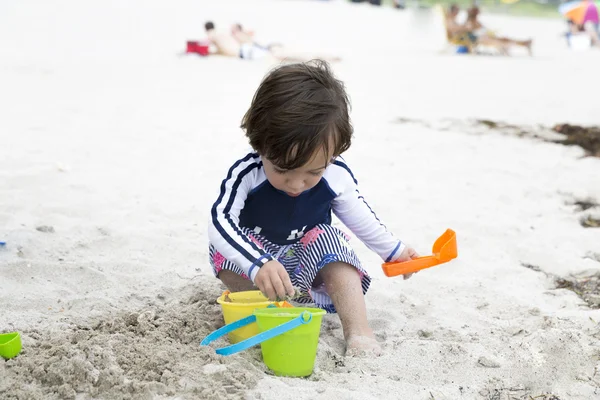 Happy Child Playing On The Beach — Stock Photo, Image