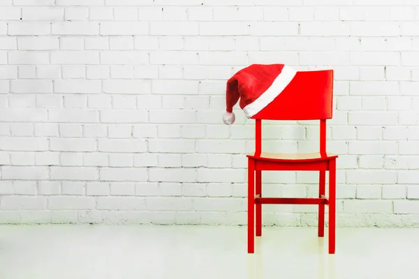 Sombrero de Santa en silla —  Fotos de Stock