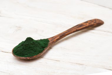 Tahta kaşık Spirulina tozu
