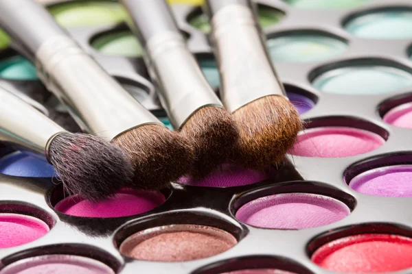 Make-up palet met make up borstels — Stockfoto