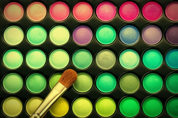 Paleta de maquiagem com pincel de maquiagem — Fotografia de Stock