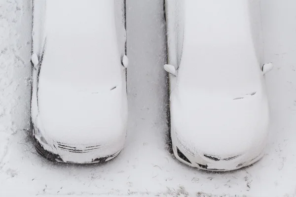 Cars under the snow — Stock Photo, Image