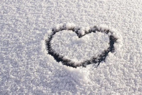 Tvar srdce na sněhu — Stock fotografie