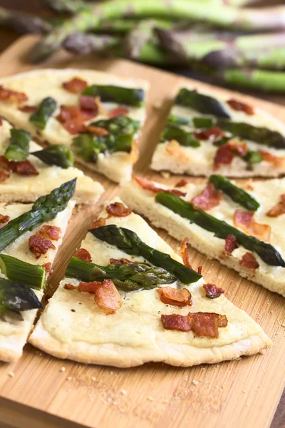 Asparagus and Bacon Tarte Flambee — Stock Photo, Image