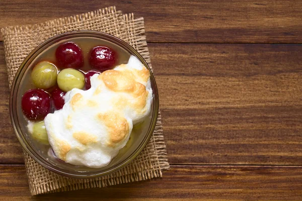 Gooseberry Dessert with Meringue — Stock Photo, Image