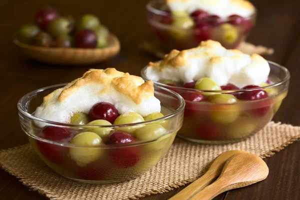 Gooseberry Dessert with Meringue — Stock Photo, Image