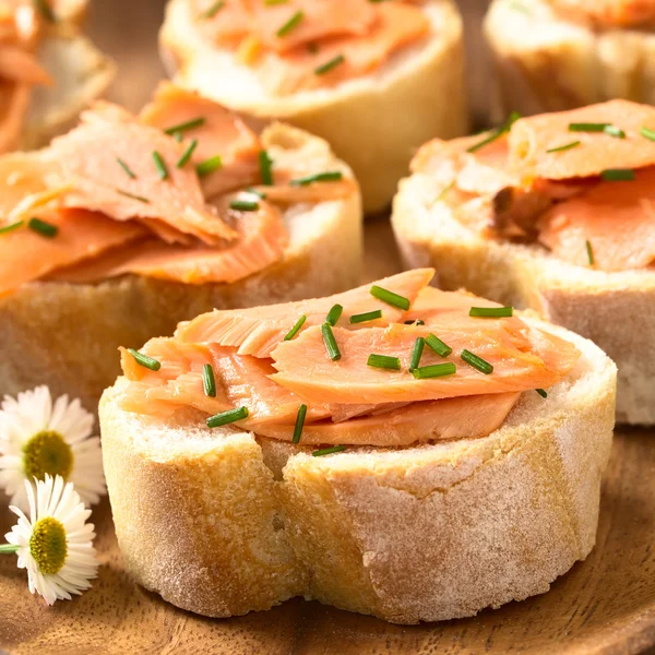 Sandwichs au saumon fumé — Photo