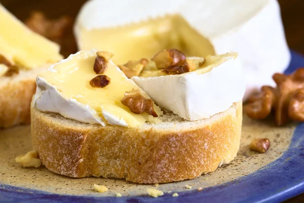 Camembert and Walnut on Baguette — Stock Photo, Image