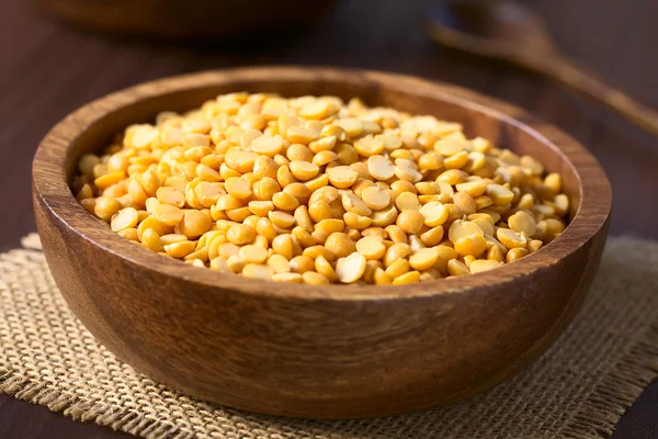 Raw Yellow Split Pea — Stock Photo, Image