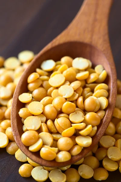 Raw Yellow Split Pea — Stock Photo, Image