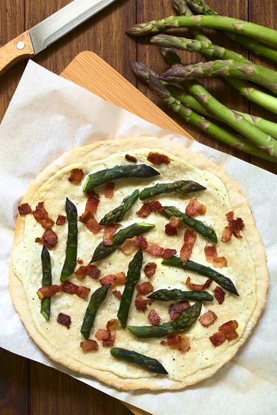 Asparagus and Bacon Tarte Flambee — Stock Photo, Image