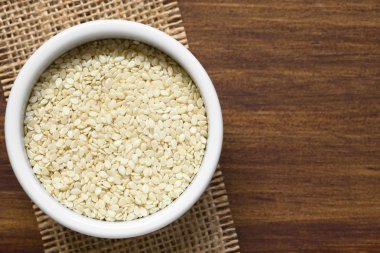 Beyaz susam tohumları