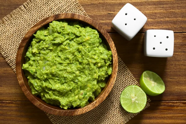 Dip z awokado lub Guacamole — Zdjęcie stockowe