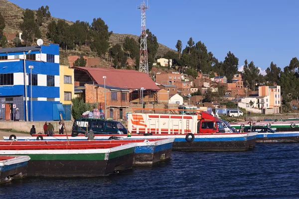 Ferry no Lago Titicaca em Tiquina, Bolívia — Fotografia de Stock