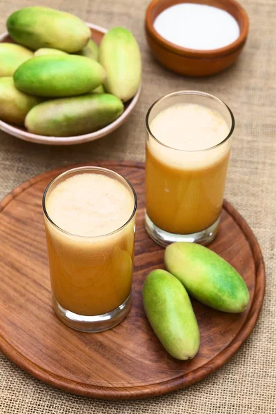 Juice Made of Banana Passionfruit (lat. Passiflora Tripartita) — Stock Photo, Image