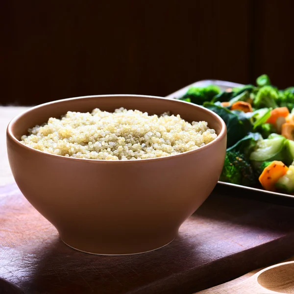 Quinoa mit Gemüse — Stockfoto