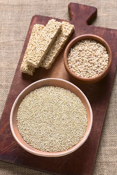 Surowego Quinoa biały — Zdjęcie stockowe