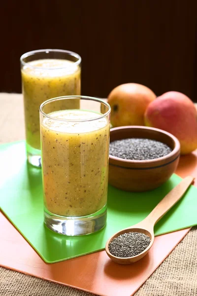 Chia tohum ve Mango Suyu — Stok fotoğraf