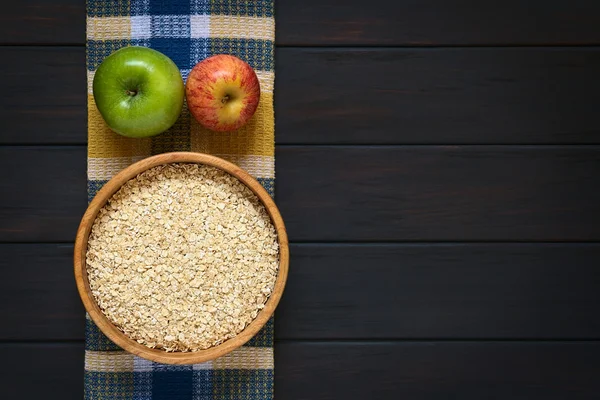 Avena y manzanas laminadas en bruto — Foto de Stock