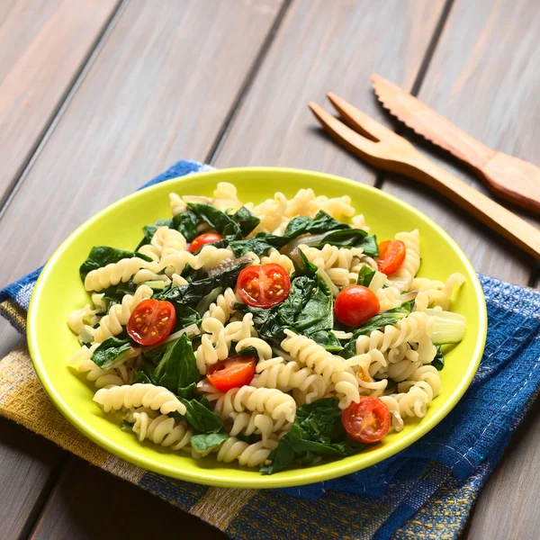 Fusilli Pasta with Chard and Tomato — Stock Photo, Image