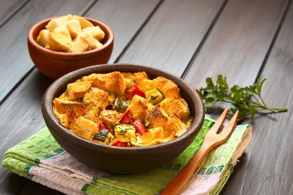 Savory Baked Vegetable Bread Pudding — Stock Photo, Image