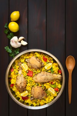 İspanyol tavuk paella