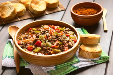 Vegan gulaş soya etli