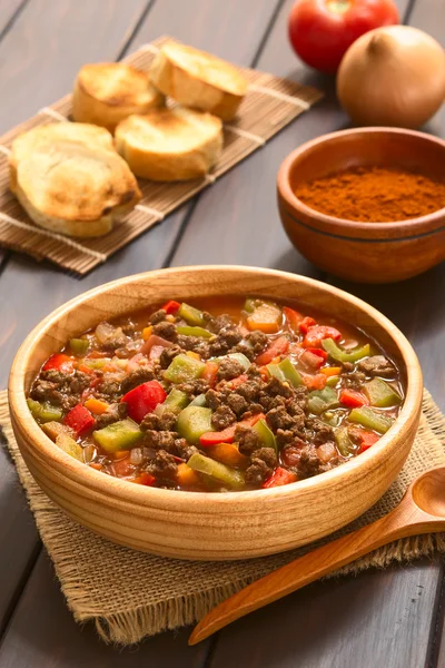 Veganes Gulasch mit Sojafleisch — Stockfoto