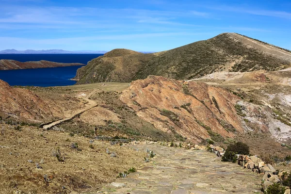 Chemin sur Isla del Sol dans le lac Titicaca, Bolivie — Photo