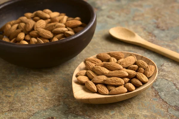 Almendras sin cáscara — Foto de Stock