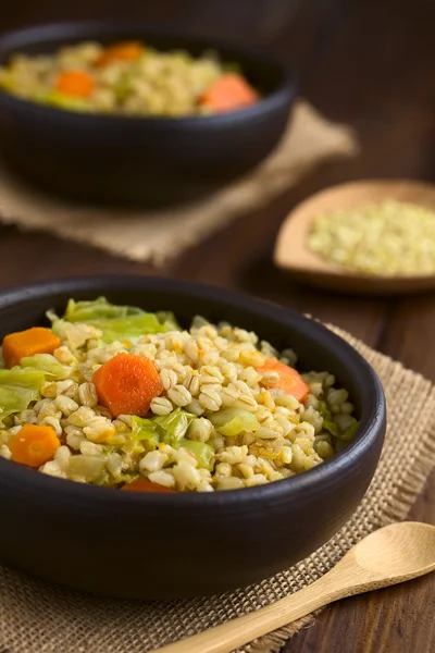 Wheat Grain and Savoy Cabbage Stew — Stock Photo, Image