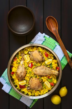 İspanyol tavuk paella