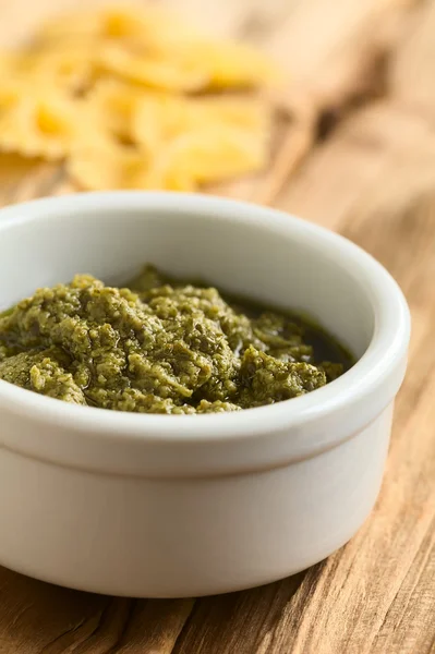 Pesto in der Schüssel — Stockfoto