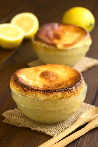 Lemon Souffle in Glass Bowl — Stockfoto