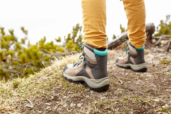 Hiking boots on trails — Stock Photo, Image