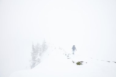 Aşırı kış Alpler'de hiking