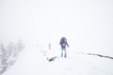 Aşırı kış Alpler'de hiking