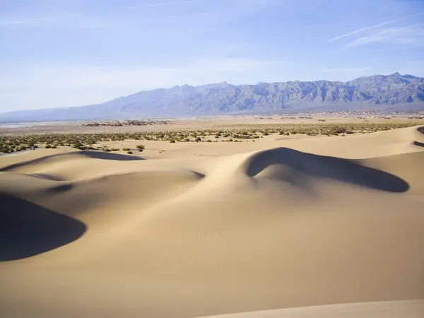 Ombres sur les dunes de la vallée de la mort — Photo