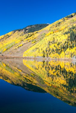 Aspens kristal göl Colorado üzerinde