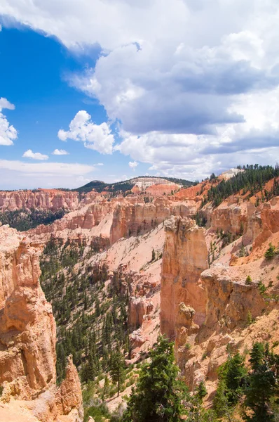 Cañones de arenisca en el Parque Nacional Bryce — Foto de Stock