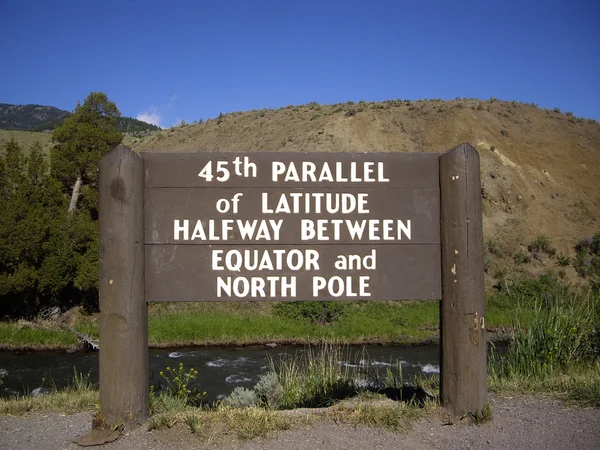 45th Parallel Sign — Stock Photo, Image