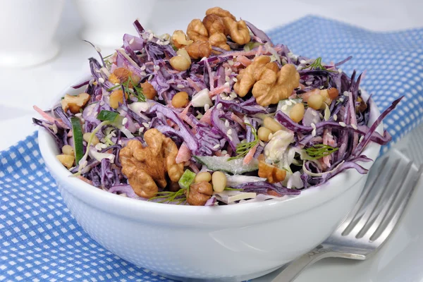 Salade van geraspte kool — Stockfoto