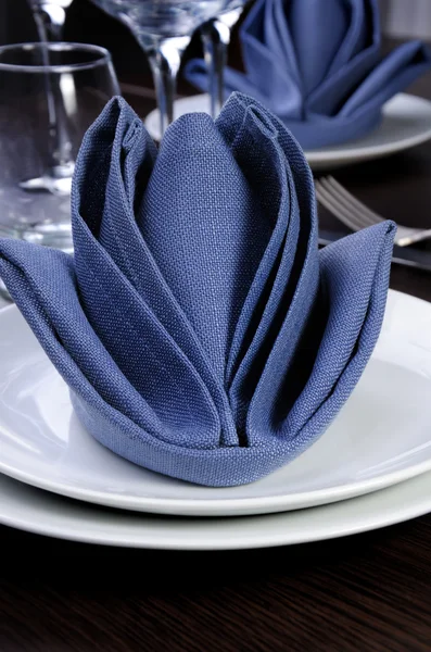 Napkin in the form of a flower bud — Stock Photo, Image