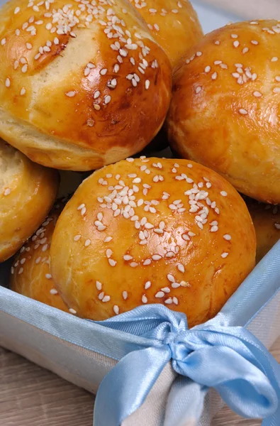 Bollos con semillas de sésamo —  Fotos de Stock