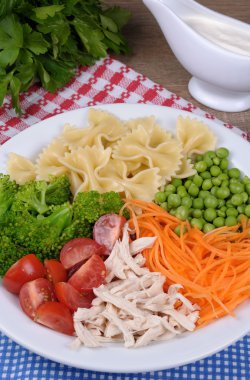 ahır makarna salatası 