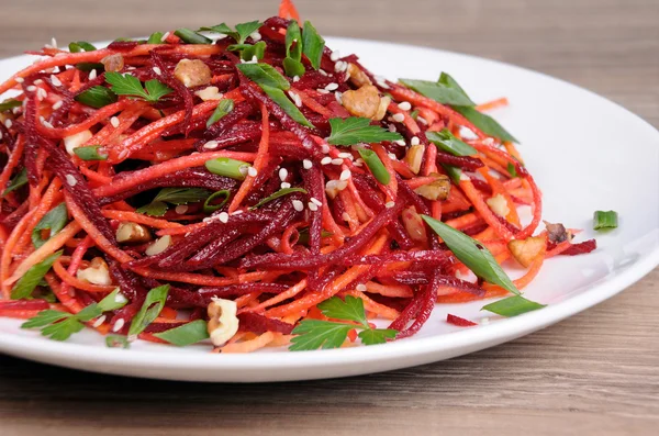 Salade van Beets en wortelen — Stockfoto